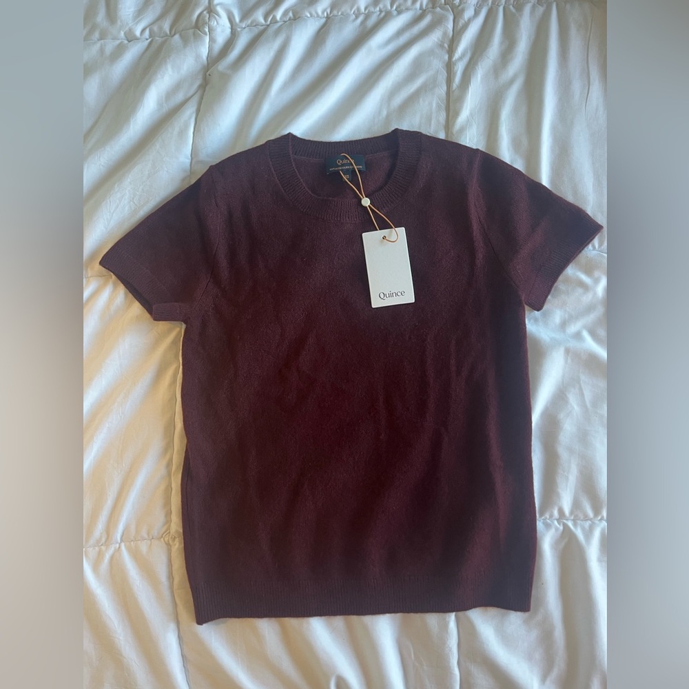 NWT Quince 100% Cashmere Burgundy Short Sleeve Sweater - size XS